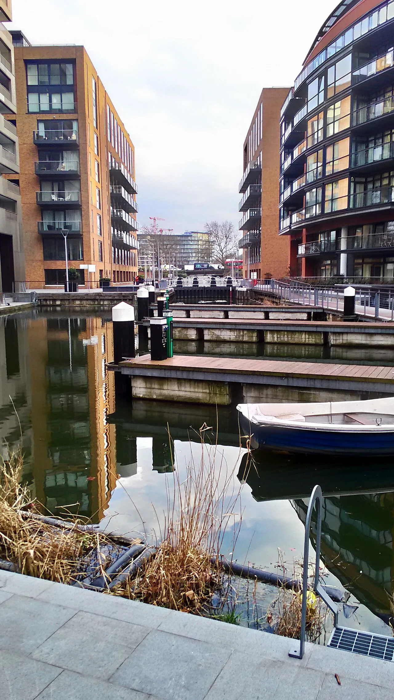 Moorings in the inner basin at Grosvenor Waterside