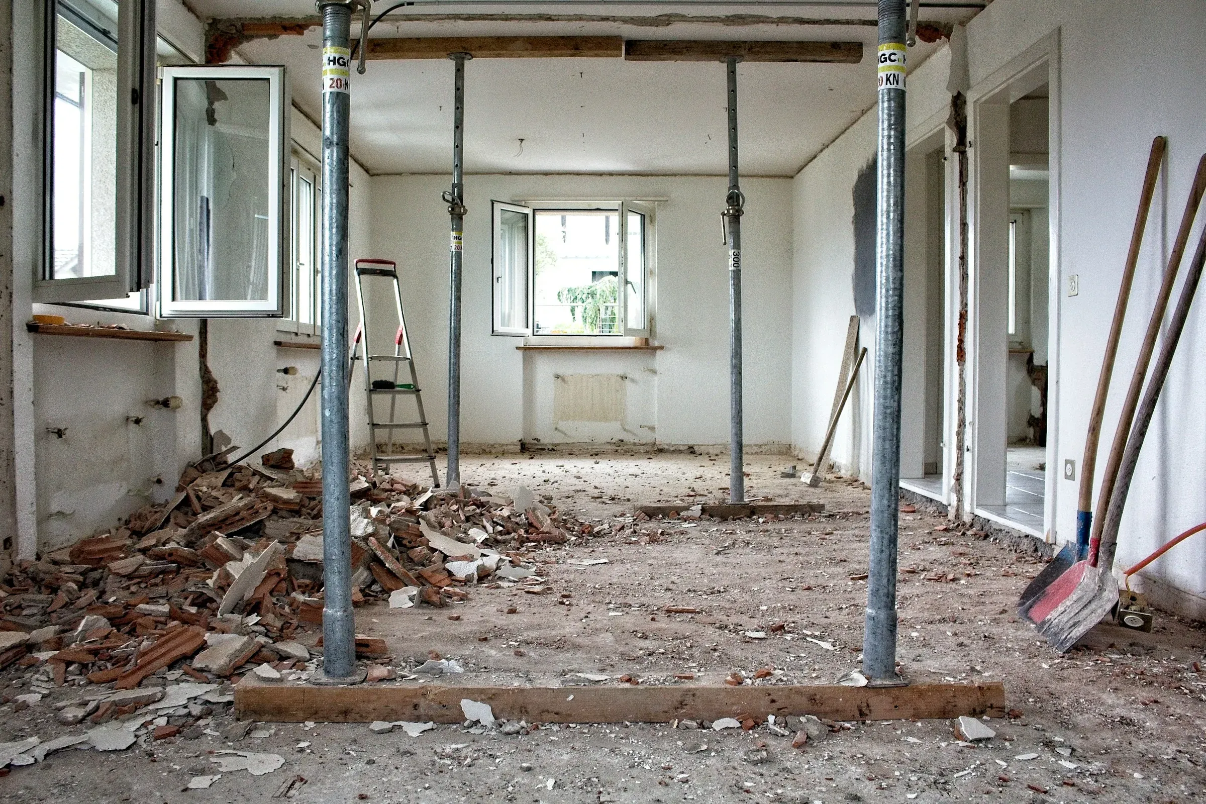 How Much Contingency Should a Construction Project Have? A Guide by Stage